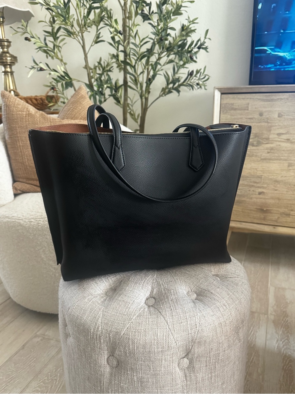 Triple Compartment Quince Italian Leather Black work tote bag - Picture 16 of 16